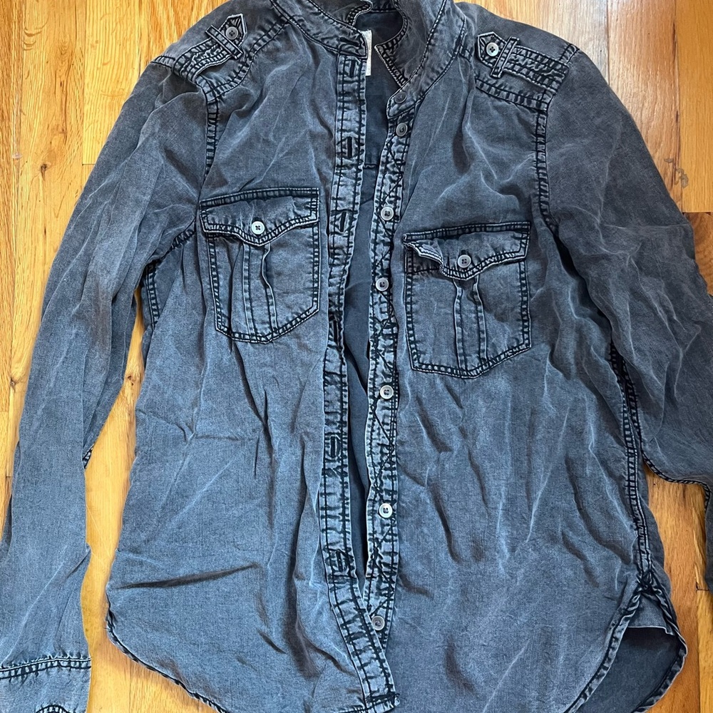 American Eagle Outfitters Gray Button-Up Shirt